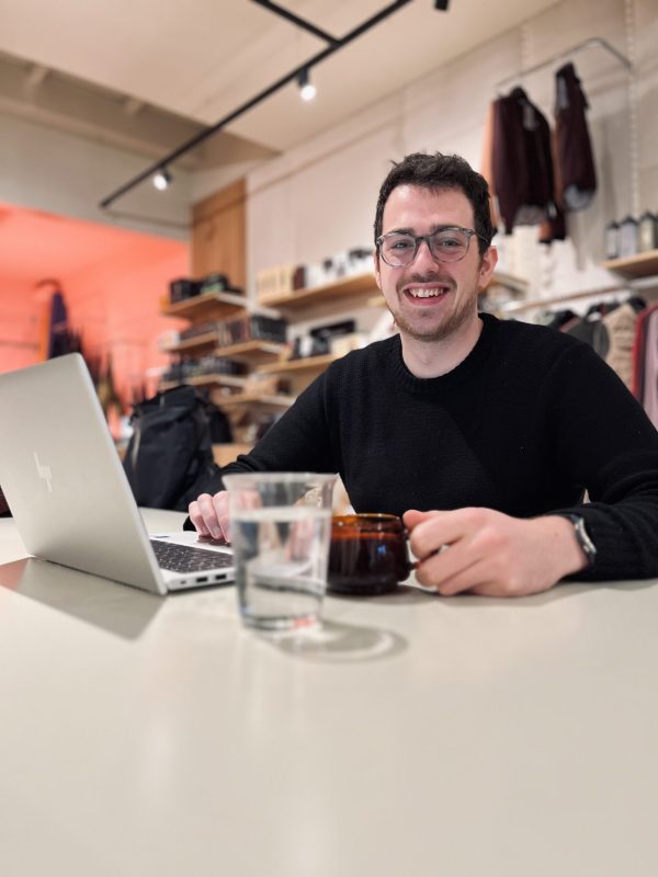 image of Teun Strikkers with a coffee